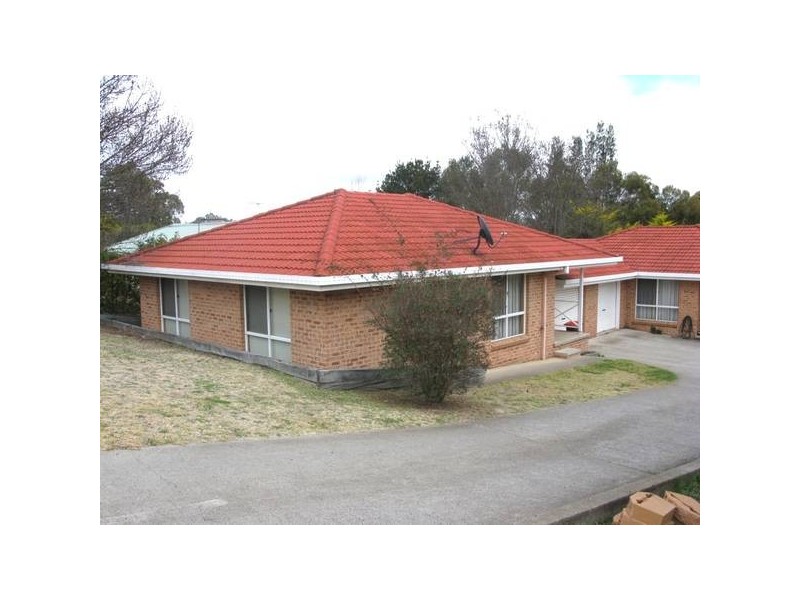 1/8 Nathaniel Pidgeon Drive, Armidale NSW 2350