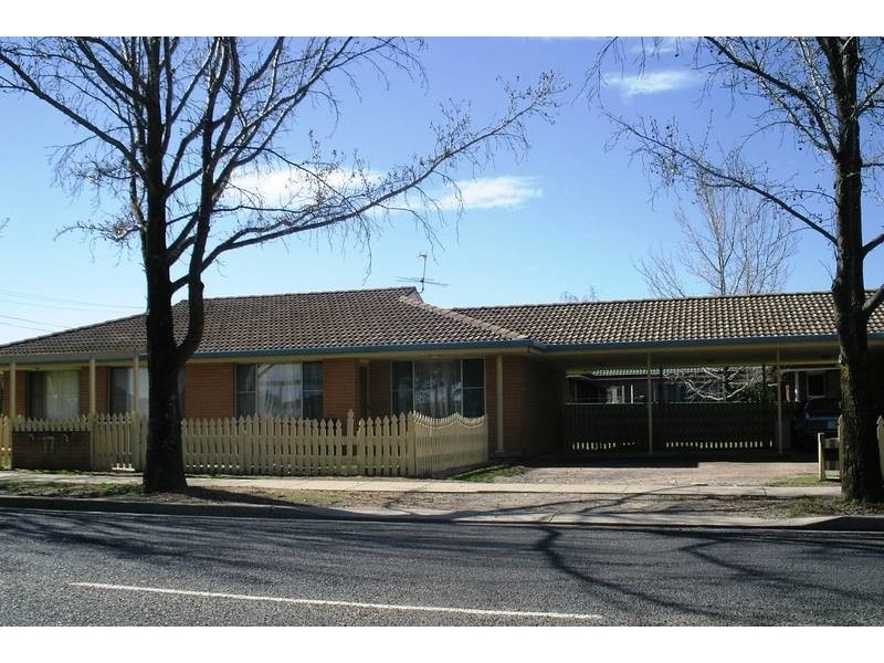 1/17 Queen Elizabeth Drive, Armidale NSW 2350