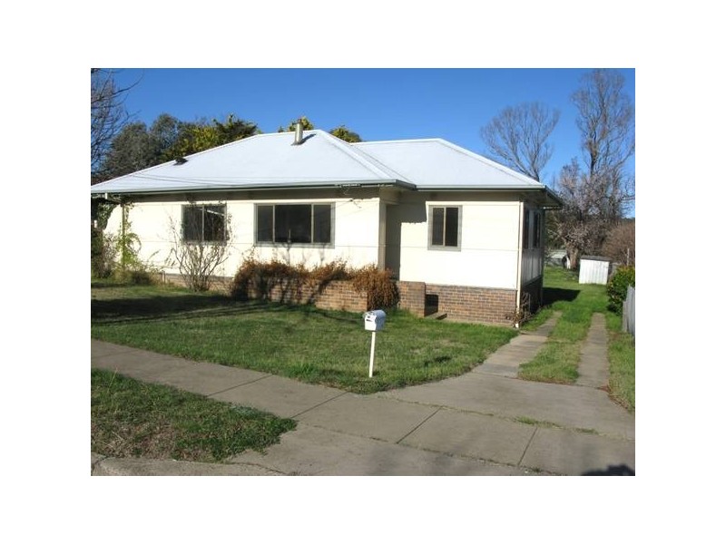 37 Taylor Street, Armidale NSW 2350
