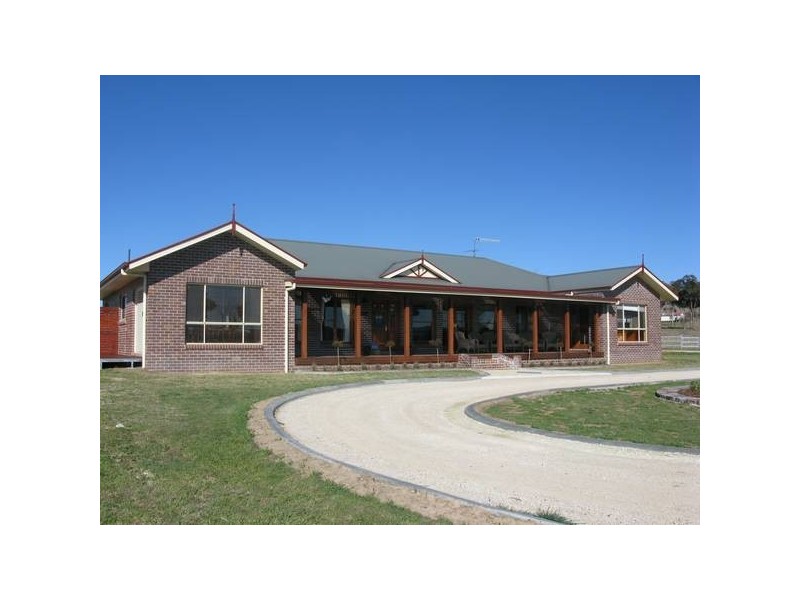 41 McCannas Road, Armidale NSW 2350