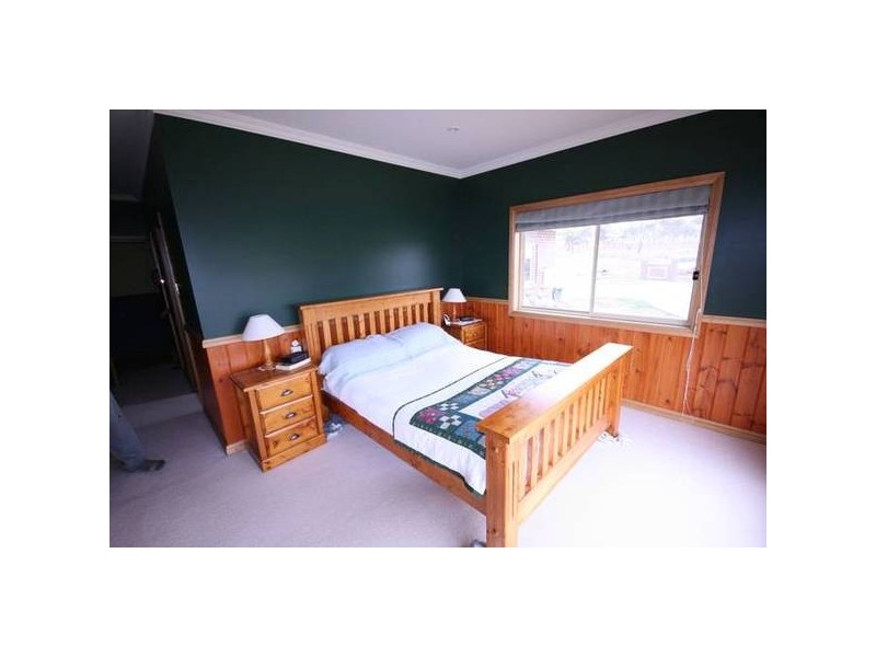 41 McCannas Road, Armidale NSW 2350