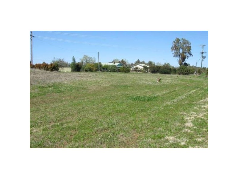 4 LINK ROAD, Armidale NSW 2350