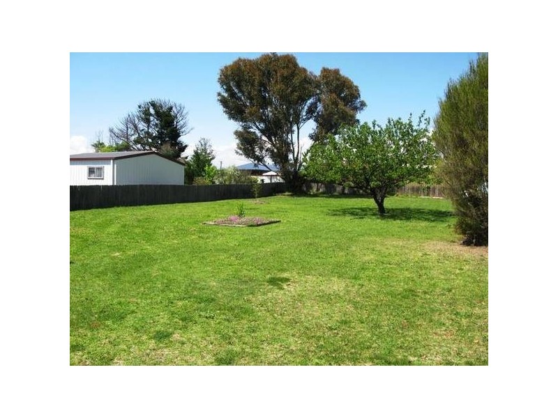 20 Grafton Road, Armidale NSW 2350