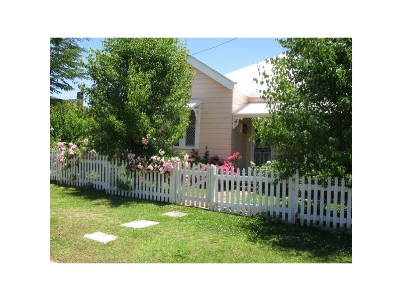 178 Allingham Street, Armidale NSW 2350
