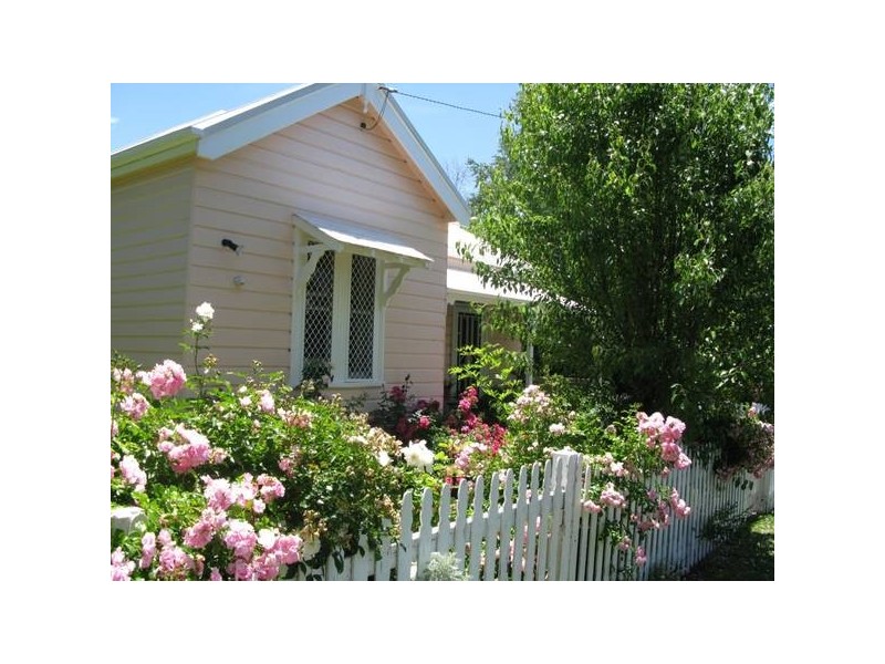 178 Allingham Street, Armidale NSW 2350