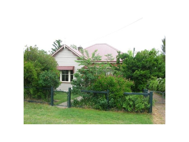 80 Kennedy Street, Armidale NSW 2350