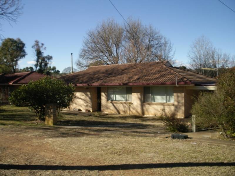 13 Chestnut Avenue, Armidale NSW 2350