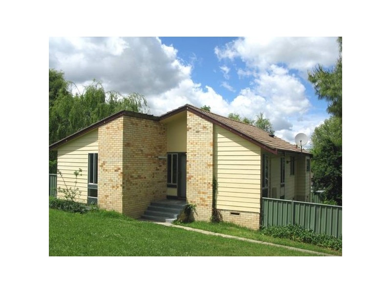 12 Herbert Lane, Armidale NSW 2350