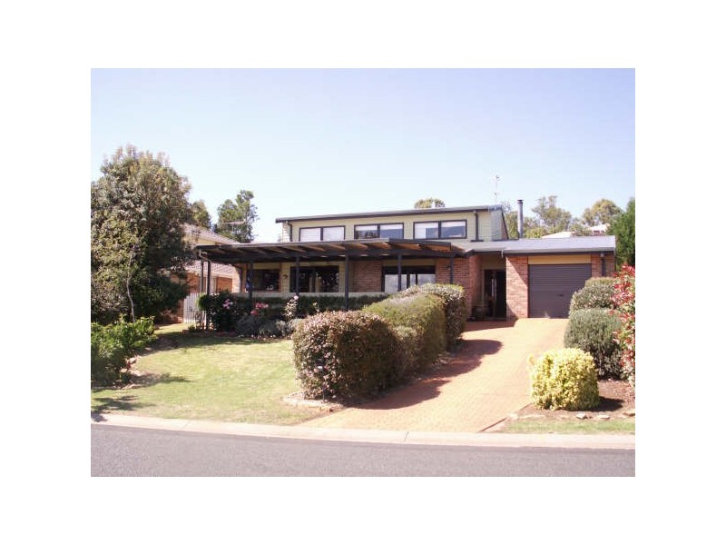 10 Donegal Terrace, Armidale NSW 2350