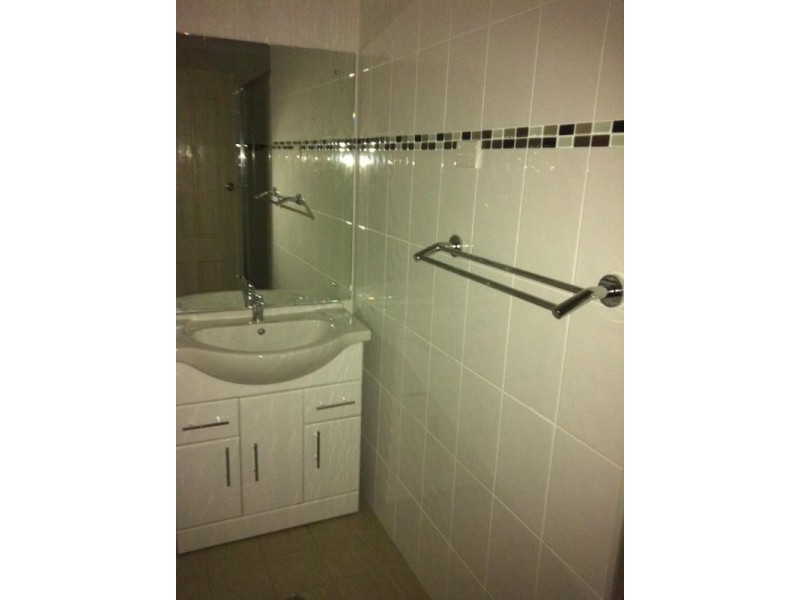 2/4 Oliver Avenue, Armidale NSW 2350