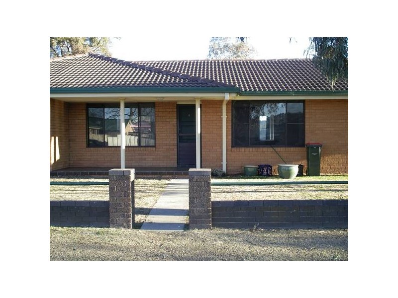 3/4 Oliver Avenue, Armidale NSW 2350