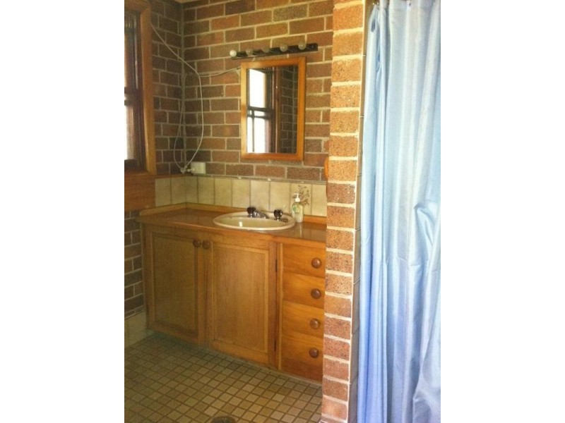 11 Braund Street, Armidale NSW 2350