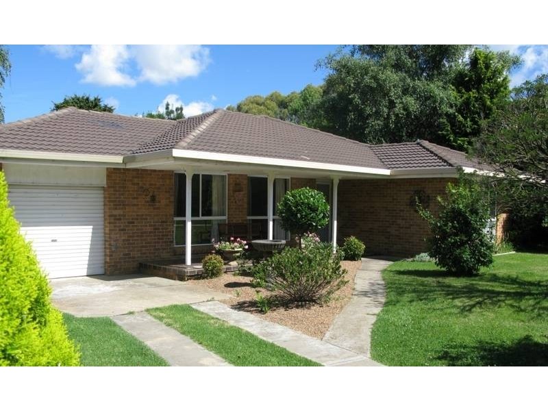 26 Crest Road, Armidale NSW 2350