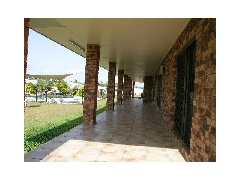 1 La Rocca, Innisfail QLD 4860