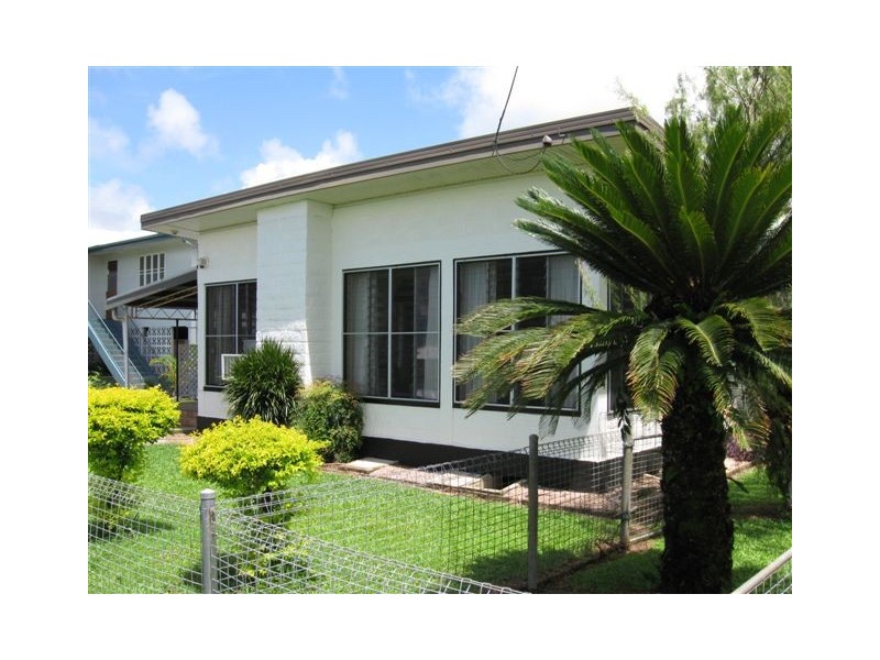 8 howe, East Innisfail QLD 4860