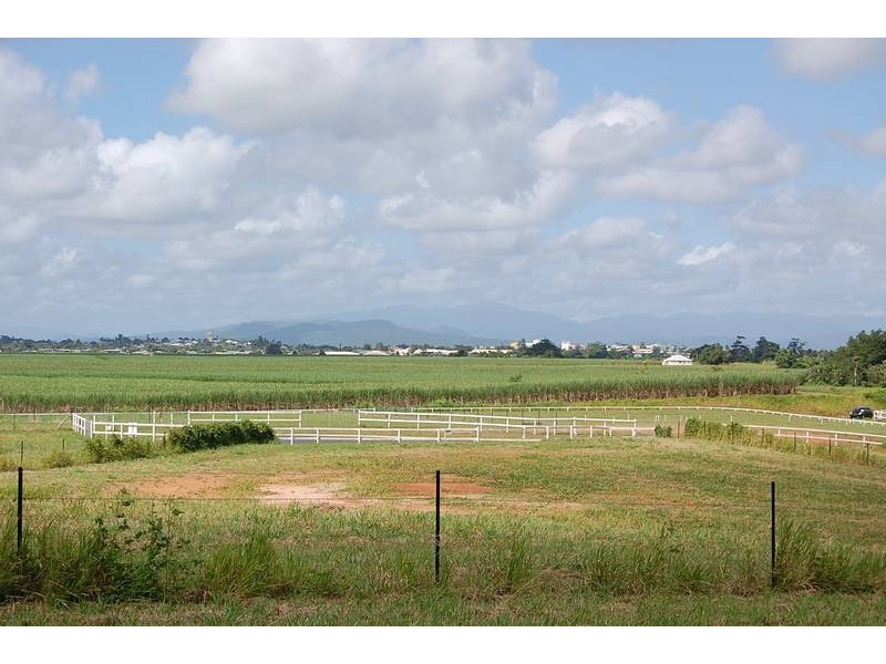10 Witchetty Place, Innisfail QLD 4860