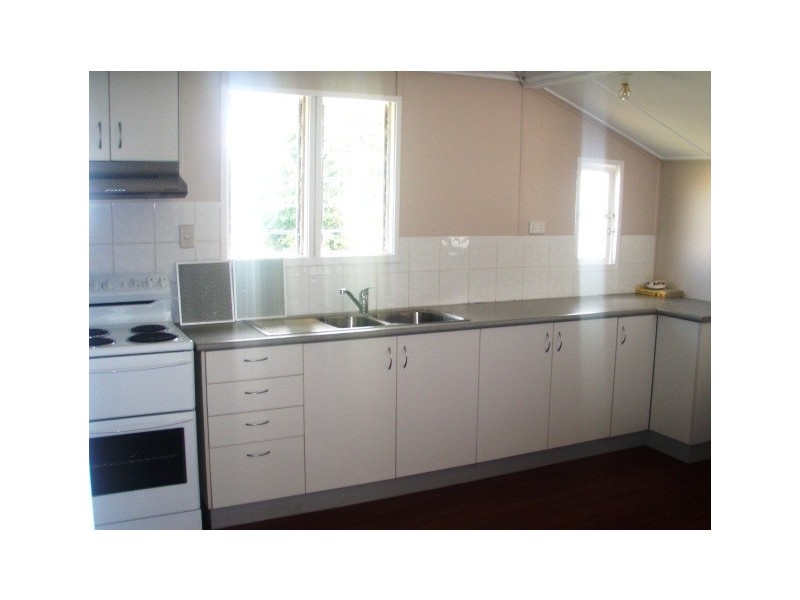 1/10 Charles, Innisfail QLD 4860