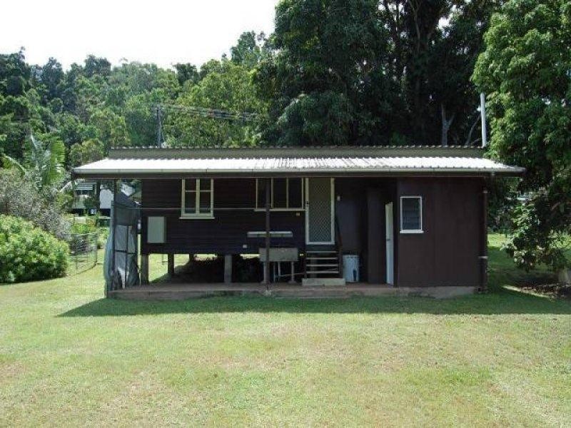 8 Maud Street, Flying Fish Point QLD 4860