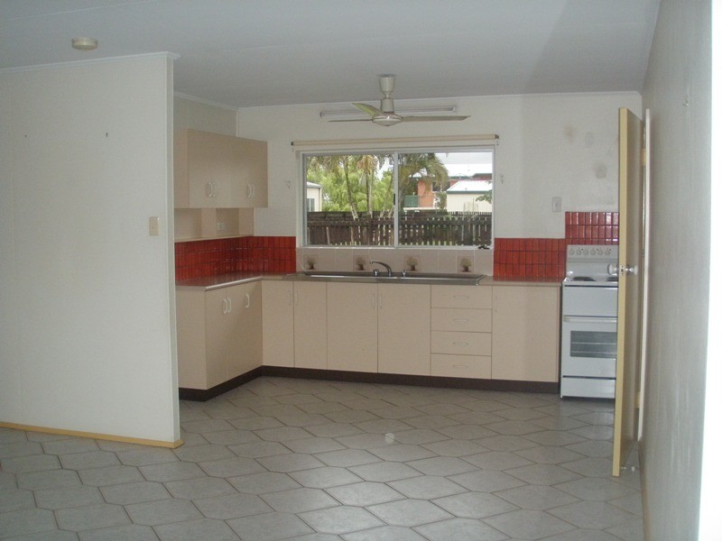 2/2 Polly Close, Innisfail QLD 4860