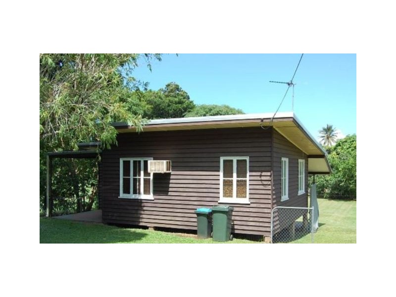 8 Maud Street, Flying Fish Point QLD 4860