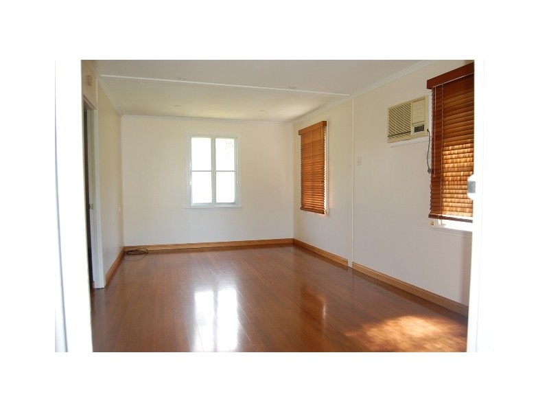 8 Maud Street, Flying Fish Point QLD 4860