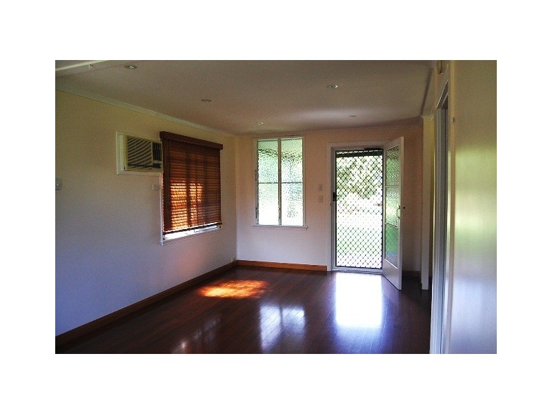 8 Maud Street, Flying Fish Point QLD 4860