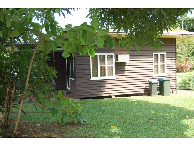 8 Maud Street, Flying Fish Point QLD 4860