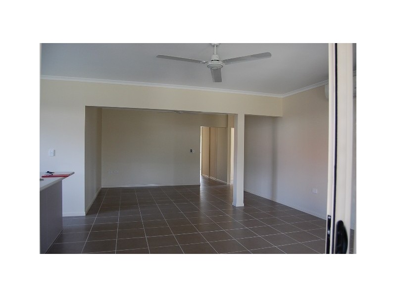 5 Tom Carr Close, Cairns QLD 4870