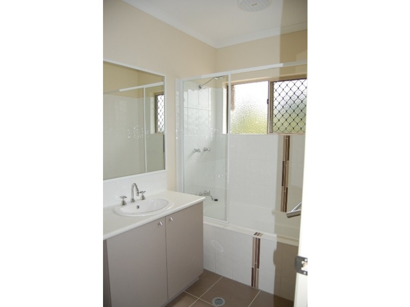 5 Tom Carr Close, Cairns QLD 4870