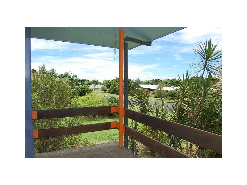 2 Bindon Street, Flying Fish Point QLD 4860