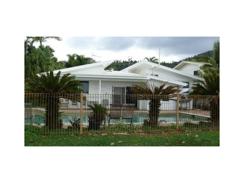 14 Feldt, Flying Fish Point QLD 4860