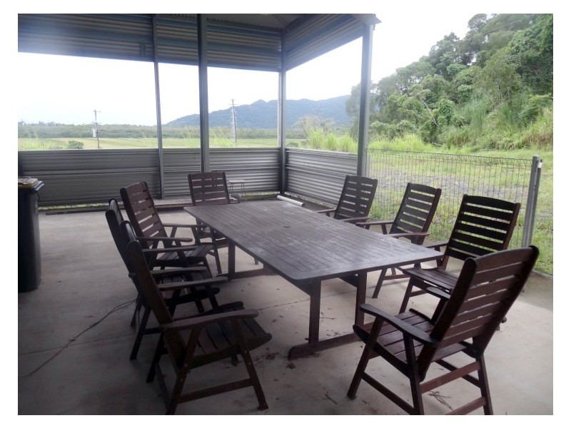 2a Bruce Highway, Deeral QLD 4871