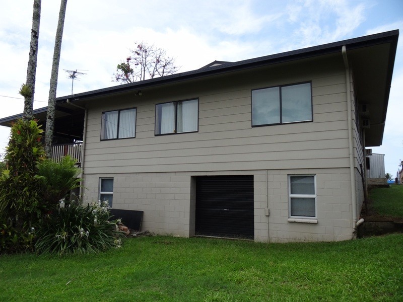 9 MARTIN, East Innisfail QLD 4860