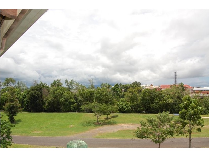 2 Agnes Street, East Innisfail QLD 4860