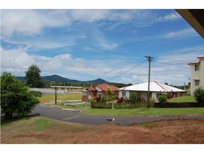 2 Agnes Street, East Innisfail QLD 4860