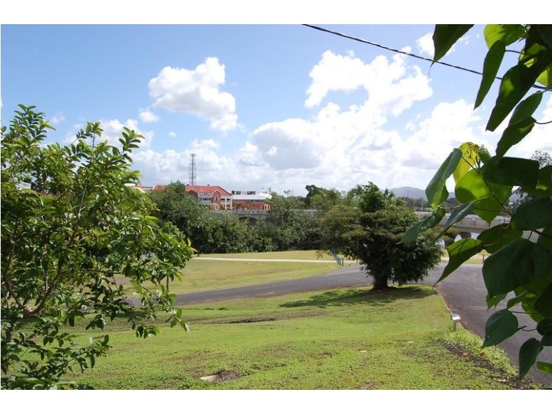 2 Agnes Street, East Innisfail QLD 4860