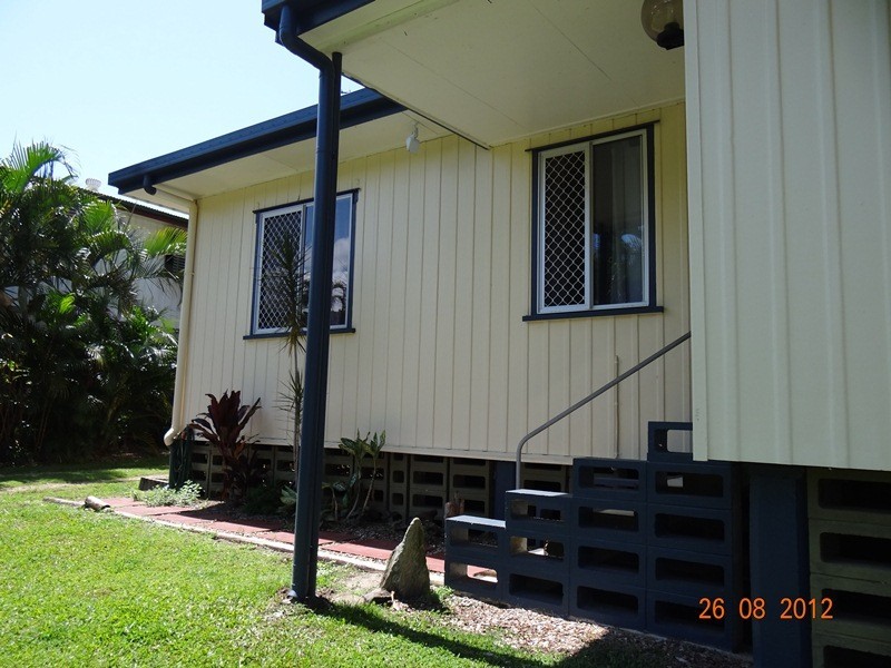 22 MAUDE ST, Flying Fish Point QLD 4860