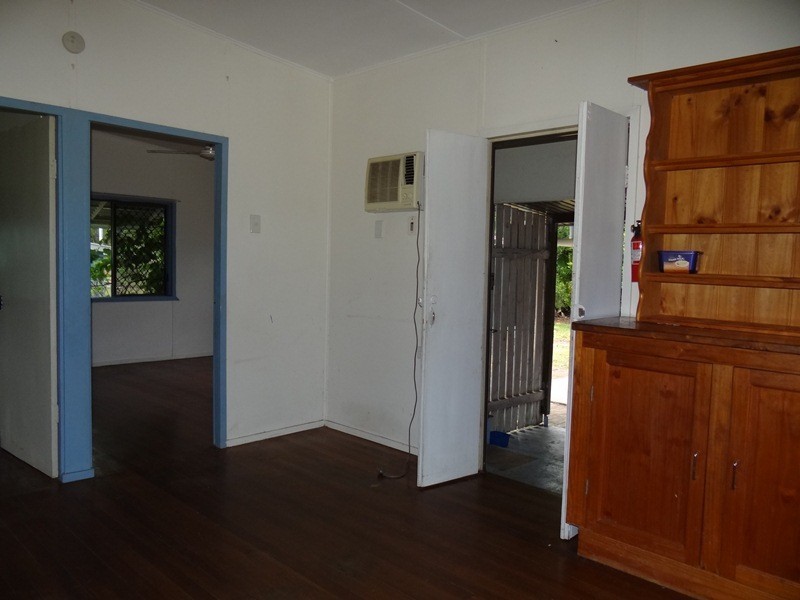 21 JUDY STREET, Flying Fish Point QLD 4860