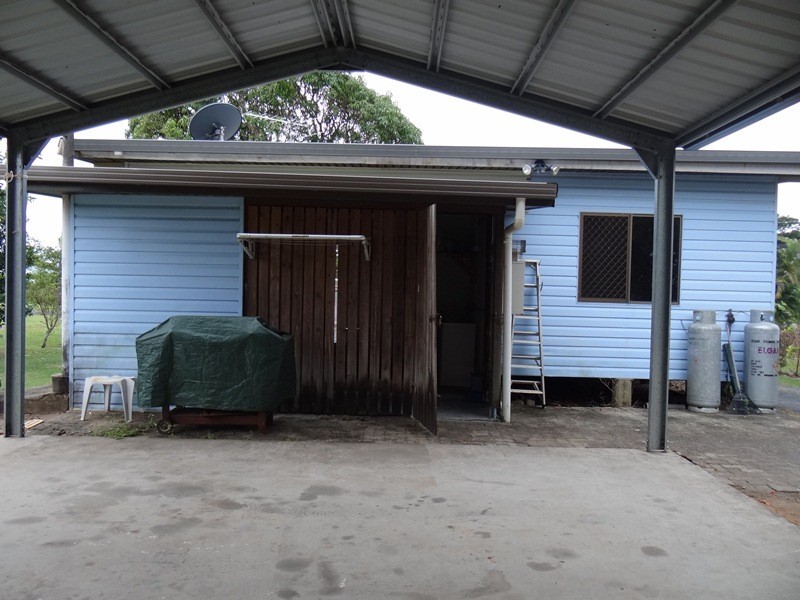 21 JUDY STREET, Flying Fish Point QLD 4860