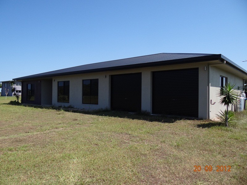 25 Bulgaru, Etty Bay QLD 4858