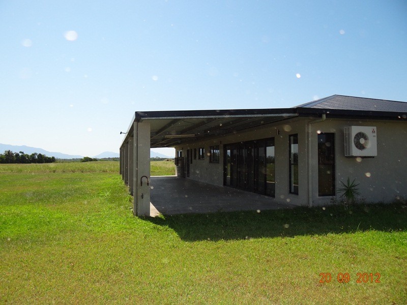 25 Bulgaru, Etty Bay QLD 4858