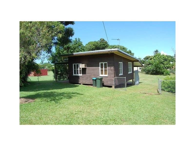 8 Maud Street, Flying Fish Point QLD 4860