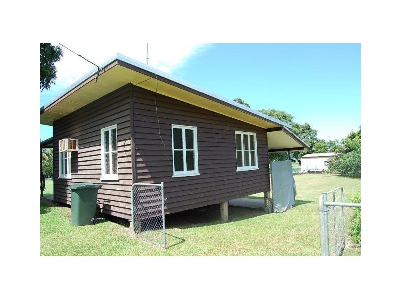 8 Maud Street, Flying Fish Point QLD 4860