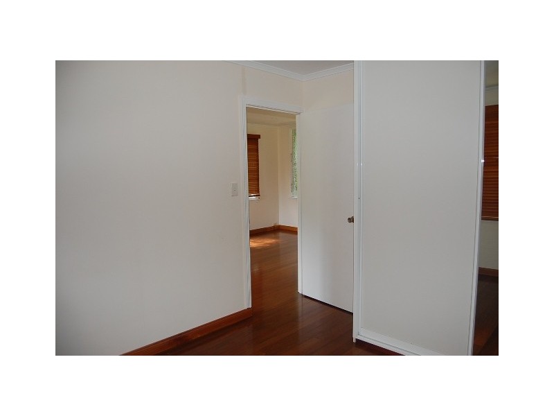 8 Maud Street, Flying Fish Point QLD 4860