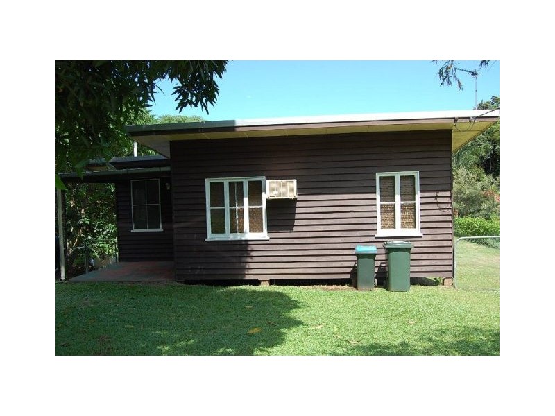 8 Maud Street, Flying Fish Point QLD 4860