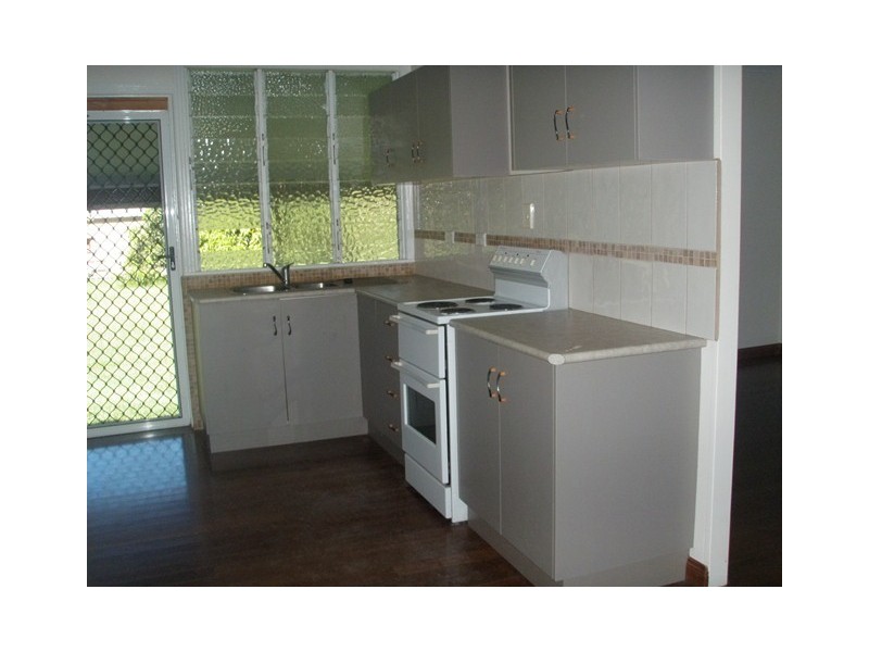 8 Maud Street, Flying Fish Point QLD 4860