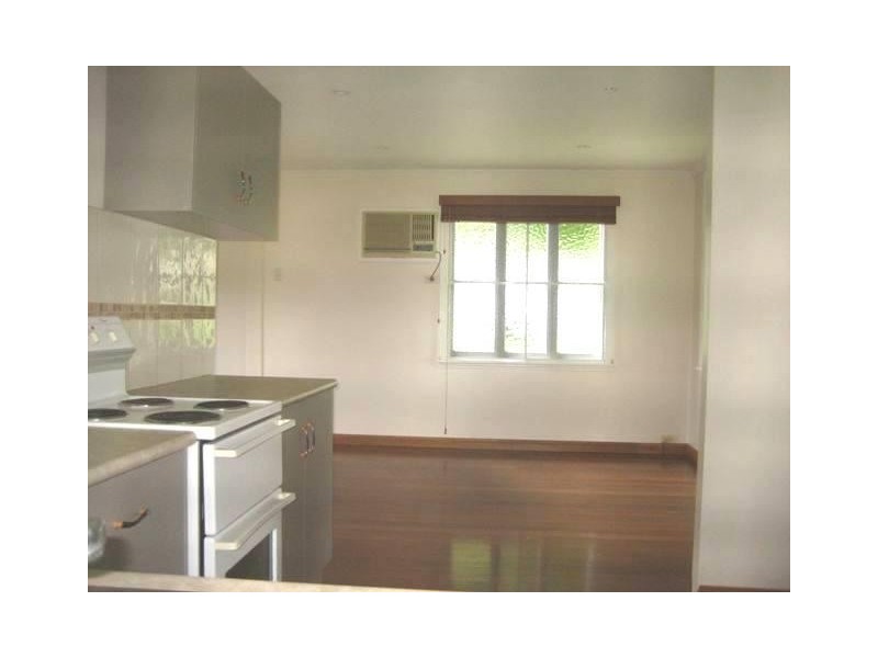 8 Maud Street, Flying Fish Point QLD 4860