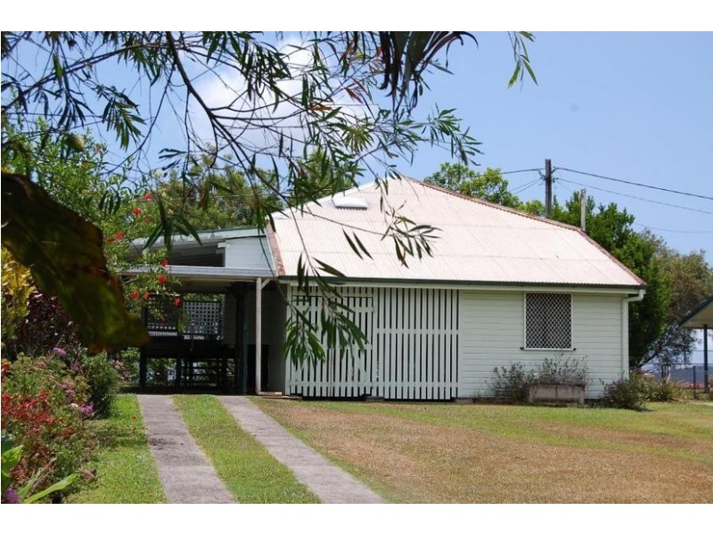 17 Moriarty Street, Innisfail QLD 4860