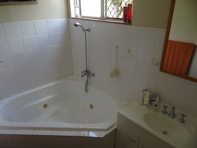 53 UTCHEE CK RD, Mena Creek QLD 4871