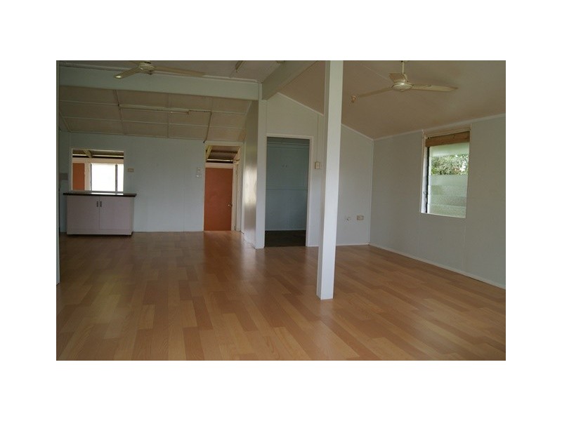 58 Esplanade, East Innisfail QLD 4860